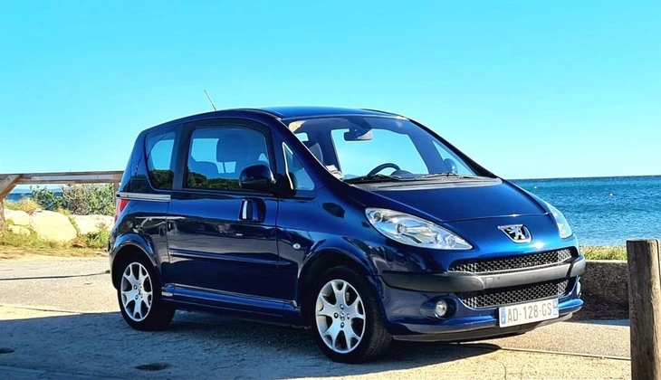 location-PEUGEOT-Hyères-roadstr