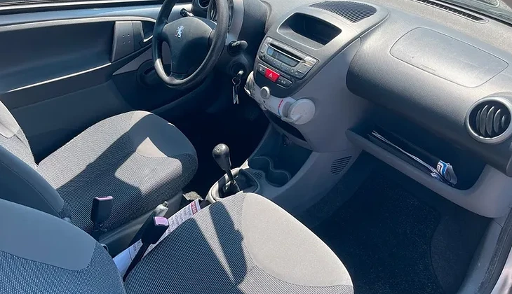 location-PEUGEOT-Antibes-roadstr
