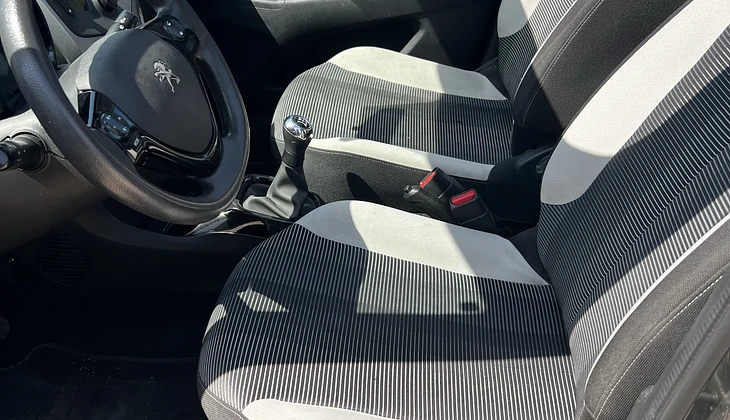location-PEUGEOT-Aix-en-Provence-roadstr