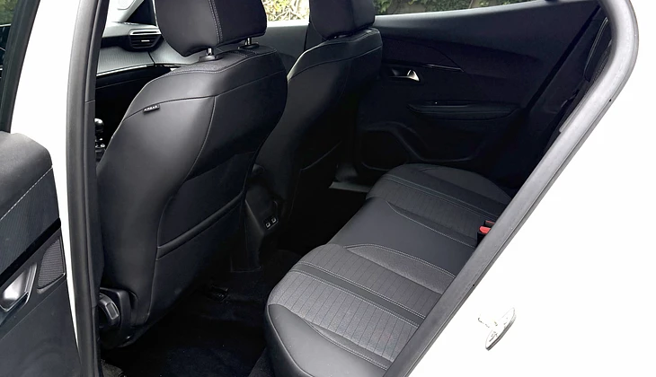 location-PEUGEOT-Cergy-roadstr
