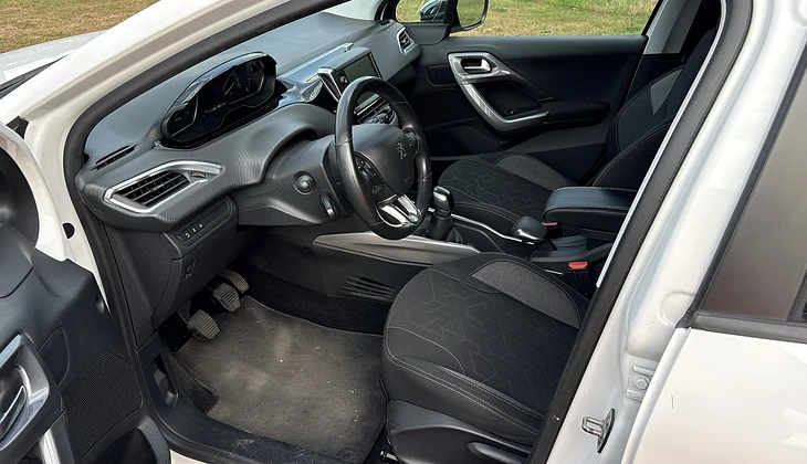 location-PEUGEOT-Entre-deux-Eaux-roadstr