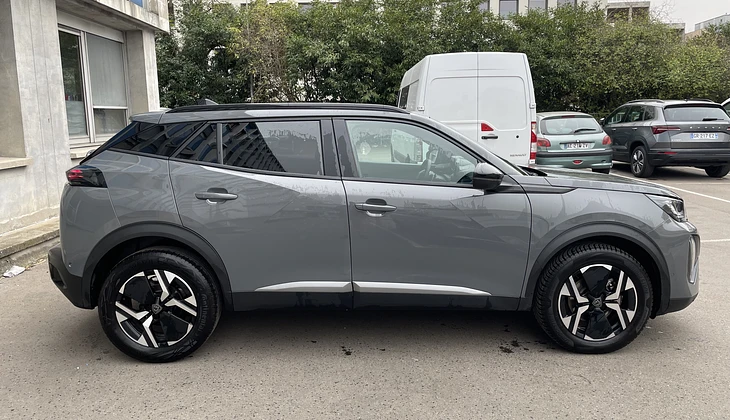 location-PEUGEOT-Paris-roadstr