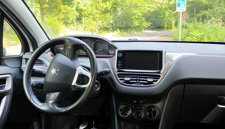 location-PEUGEOT-Saint-Germain-en-Laye-roadstr