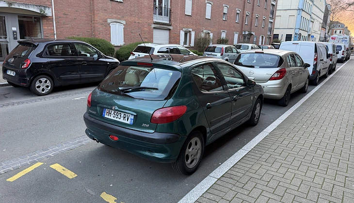 location-PEUGEOT-Armentières-roadstr