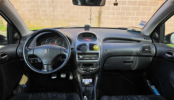 location-PEUGEOT-Mecquignies-roadstr