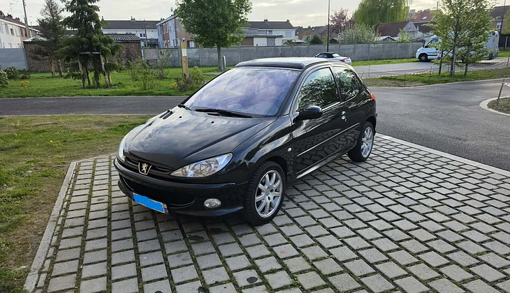 location-PEUGEOT-Mecquignies-roadstr