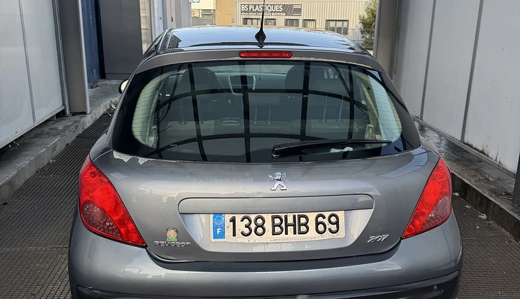location-PEUGEOT-Saint-Étienne-roadstr