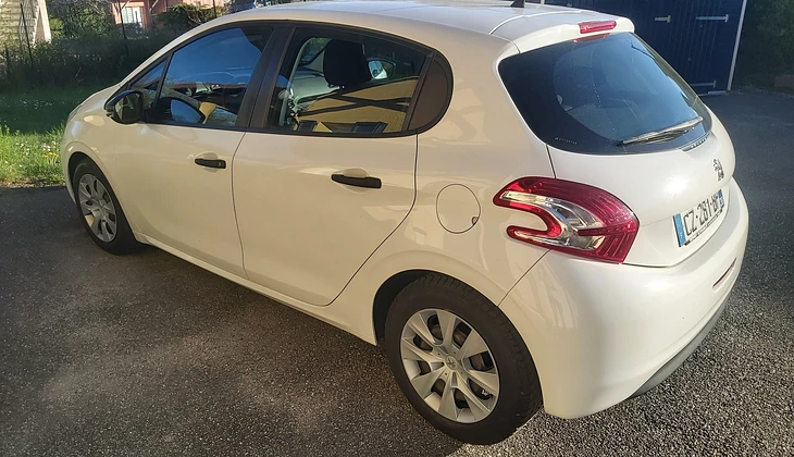 location-PEUGEOT-Châbons-roadstr