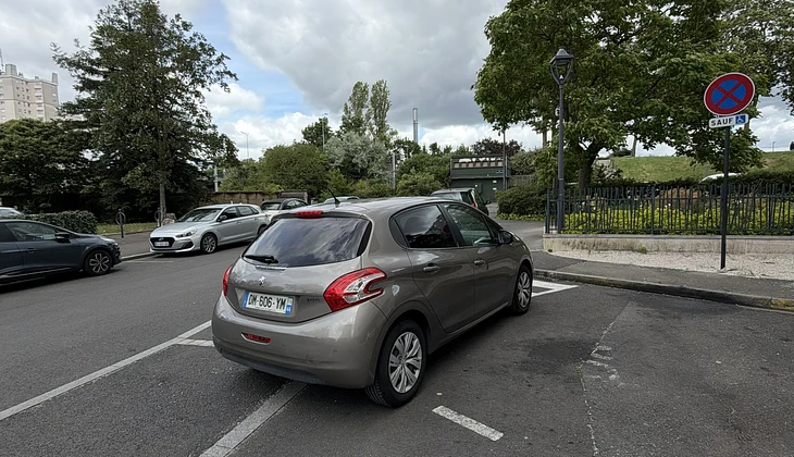location-PEUGEOT-Fleury-les-Aubrais-roadstr