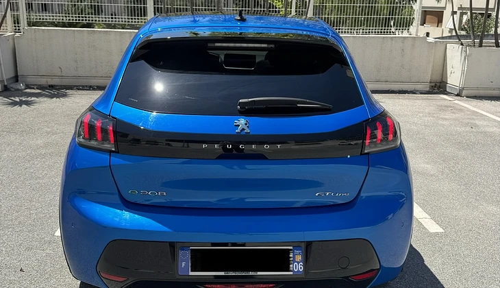 location-PEUGEOT-Nice-roadstr