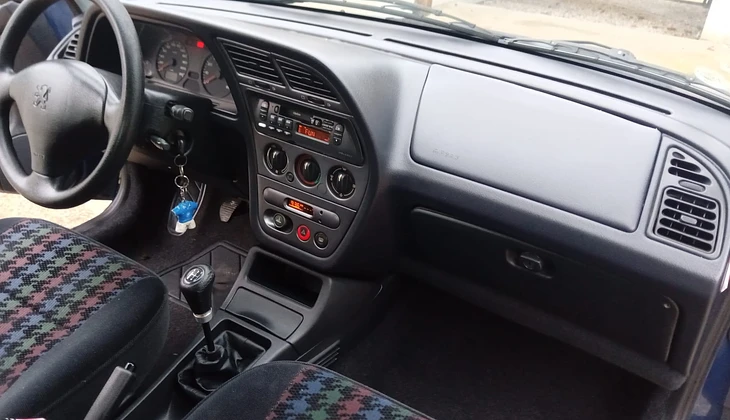 location-PEUGEOT-Gif-sur-Yvette-roadstr