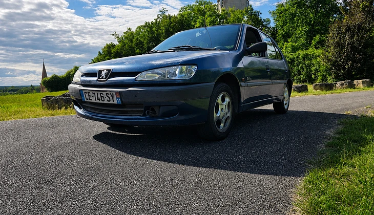 location-PEUGEOT-Tauriac-roadstr