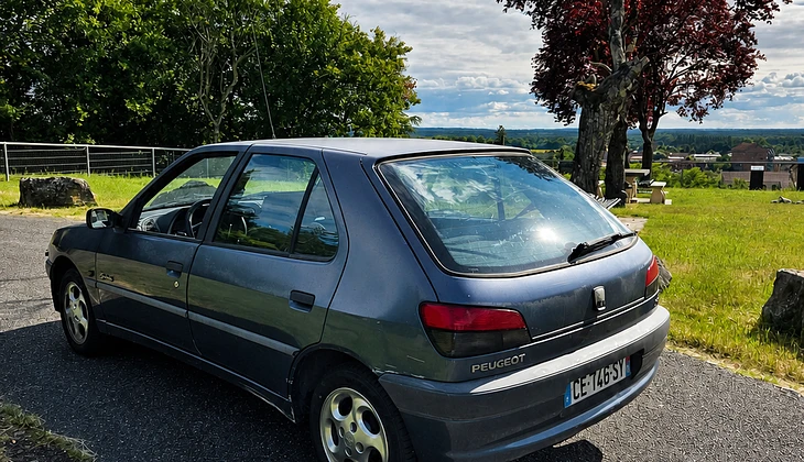 location-PEUGEOT-Tauriac-roadstr