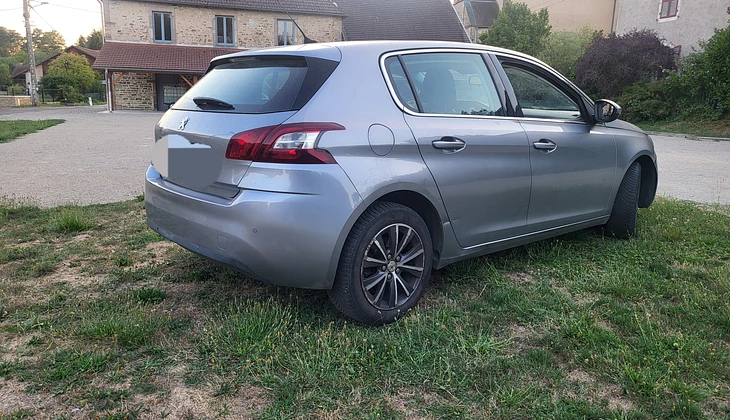 location-PEUGEOT-Villafans-roadstr