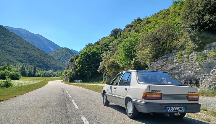 location-PEUGEOT-Marseille-roadstr