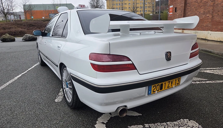 location-PEUGEOT-Varennes-le-Grand-roadstr