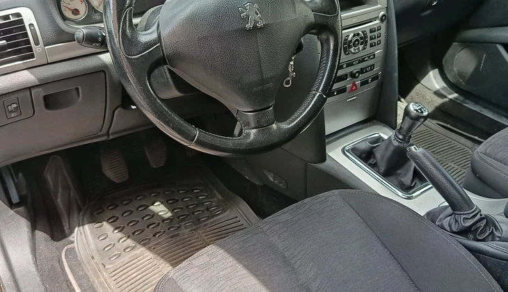 location-PEUGEOT-Annecy-roadstr