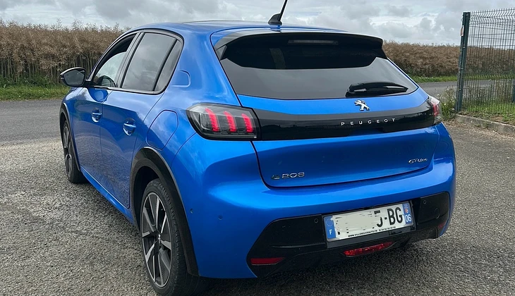 location-PEUGEOT-Amiens-roadstr