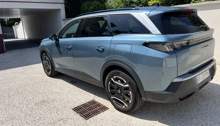 location-PEUGEOT-Vaires-sur-Marne-roadstr
