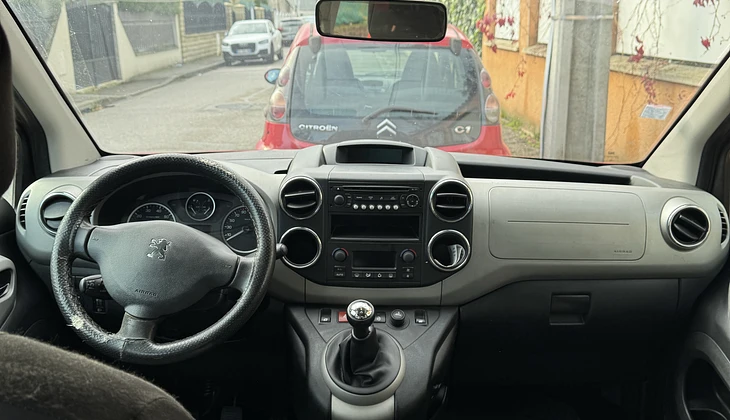 location-PEUGEOT-Vaulx-en-Velin-roadstr