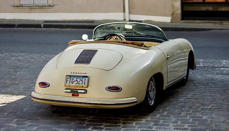 location-PORSCHE-Grimaud-roadstr