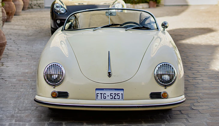 location-PORSCHE-Roussillon-roadstr