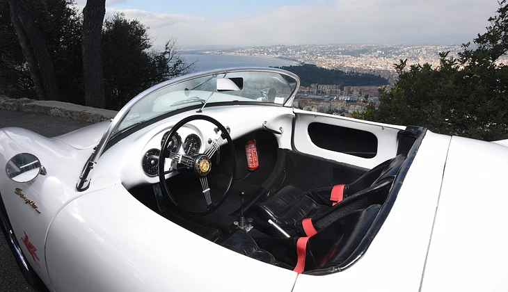 location-PORSCHE-Nice-roadstr