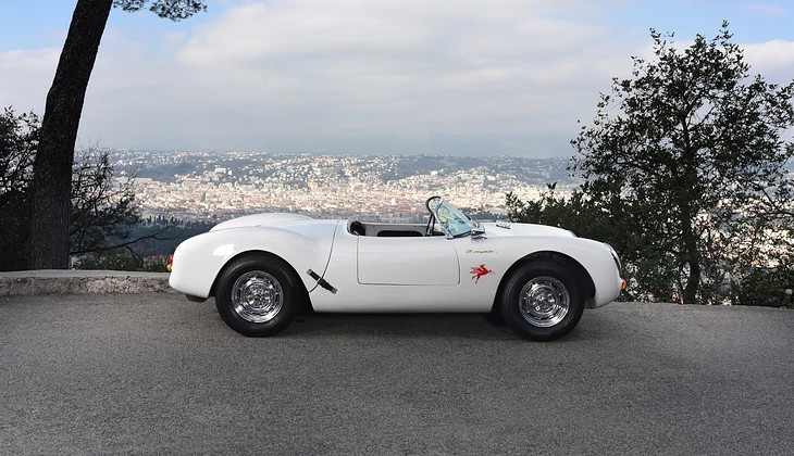location-PORSCHE-Nice-roadstr