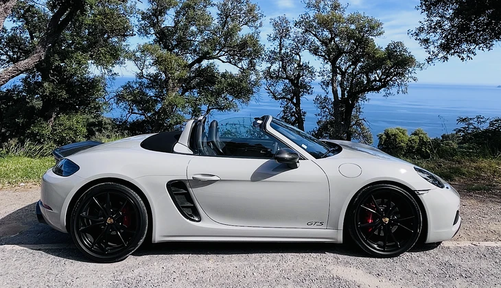 location-PORSCHE-Bormes-les-Mimosas-roadstr