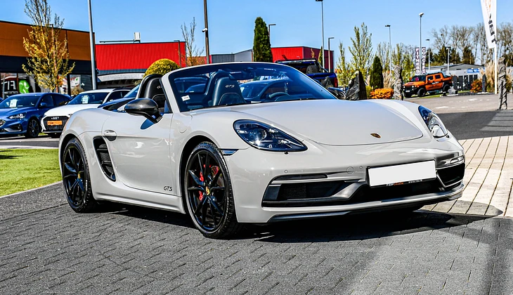 location-PORSCHE-Bormes-les-Mimosas-roadstr
