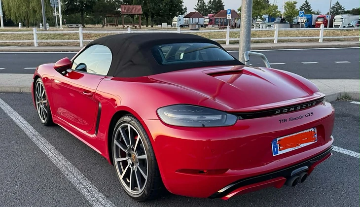 location-PORSCHE-Guilherand-Granges-roadstr