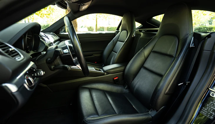 location-PORSCHE-Courbevoie-roadstr