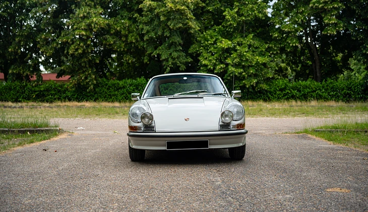 location-PORSCHE-Courbevoie-roadstr