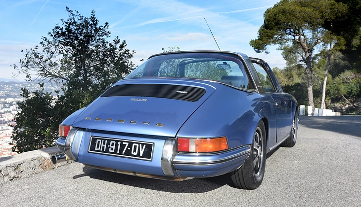 location-PORSCHE-Nice-roadstr