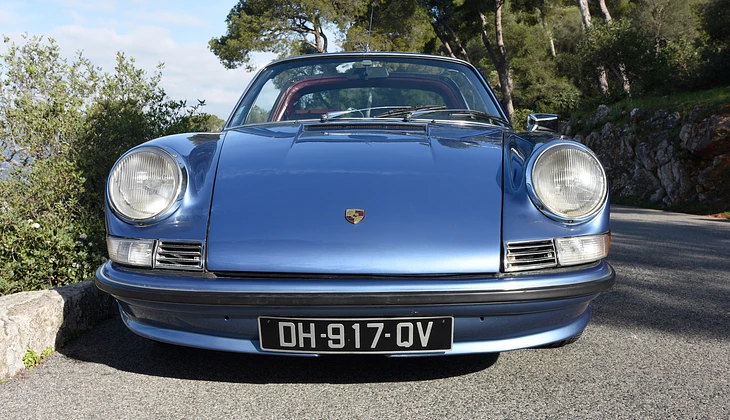 location-PORSCHE-Nice-roadstr