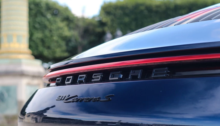 location-PORSCHE-Paris-roadstr