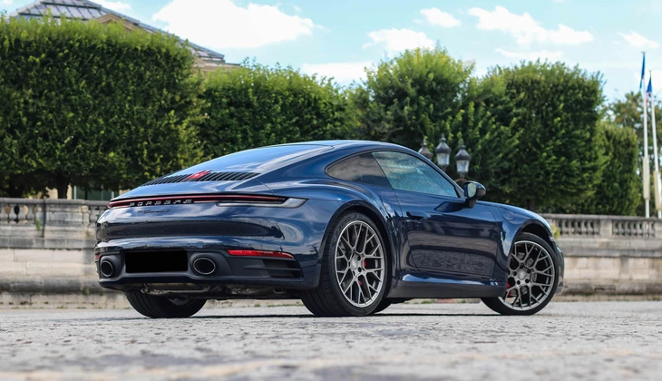location-PORSCHE-Paris-roadstr