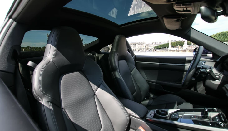 location-PORSCHE-Paris-roadstr