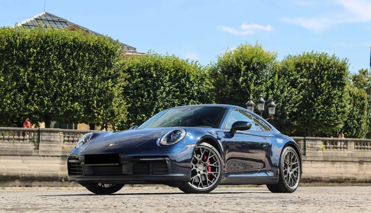 location-PORSCHE-Paris-roadstr
