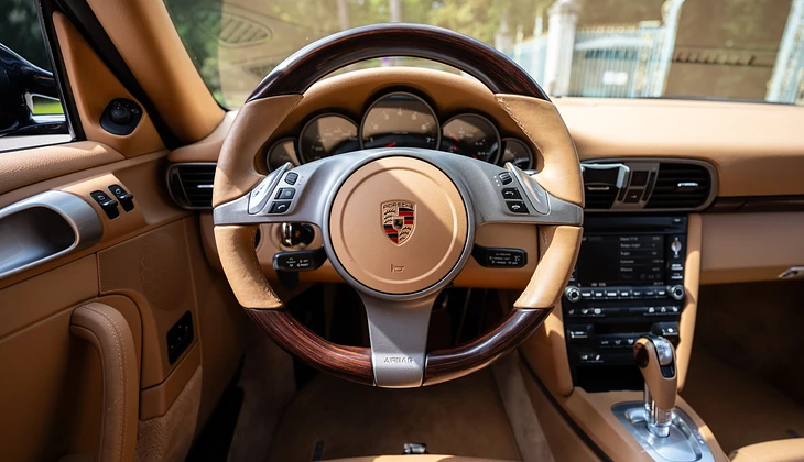 location-PORSCHE-Paris-roadstr