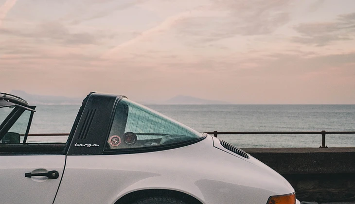 location-PORSCHE-Biarritz-roadstr