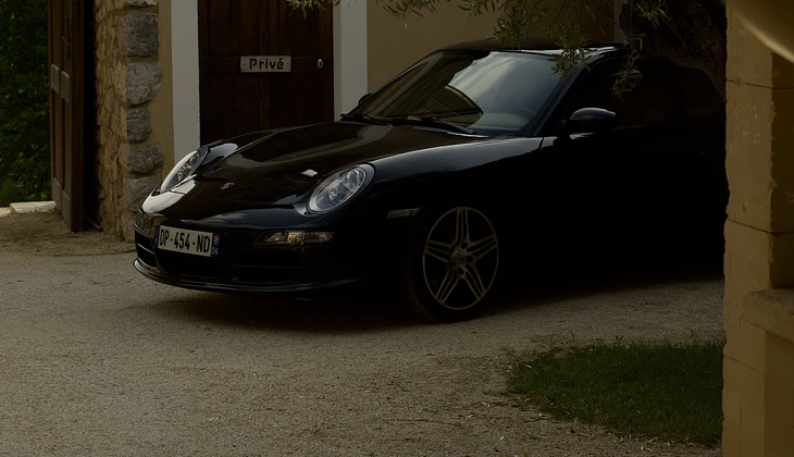 location-PORSCHE-Grimaud-roadstr