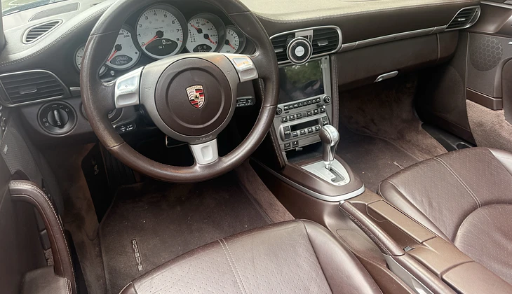 location-PORSCHE-Les Lilas-roadstr