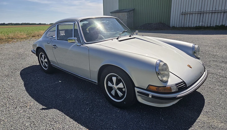 location-PORSCHE-Paris-roadstr