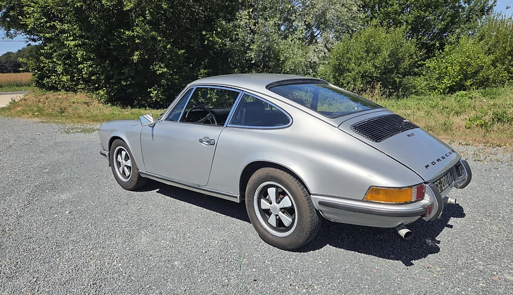 location-PORSCHE-Paris-roadstr