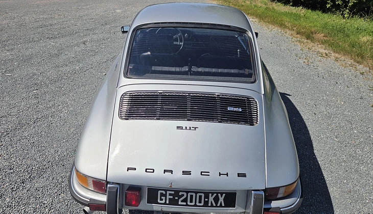 location-PORSCHE-Paris-roadstr