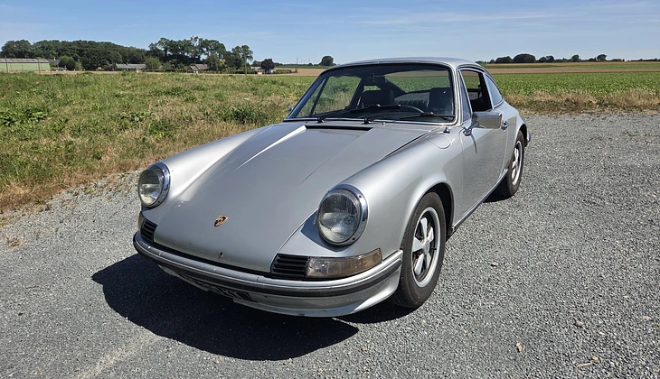 location-PORSCHE-Paris-roadstr