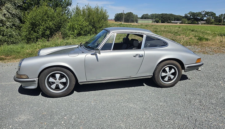 location-PORSCHE-Paris-roadstr
