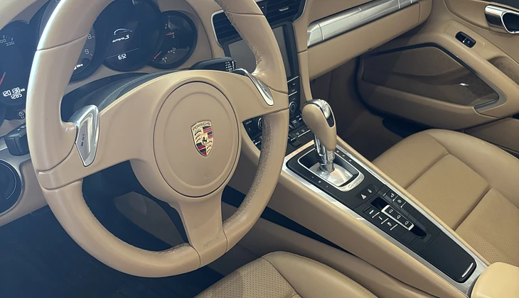 location-PORSCHE-Taupont-roadstr