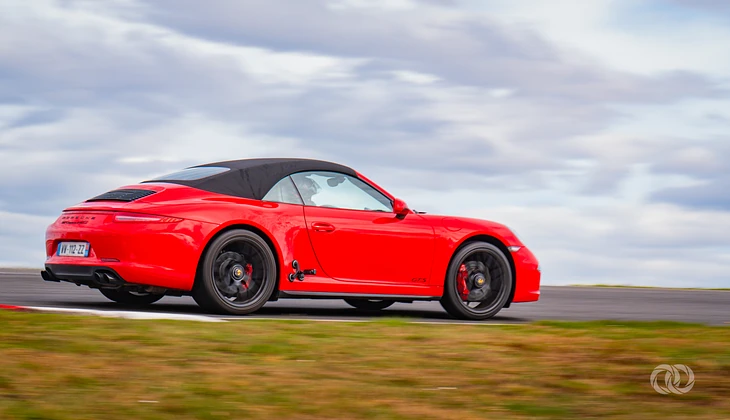 location-PORSCHE-Ibos-roadstr